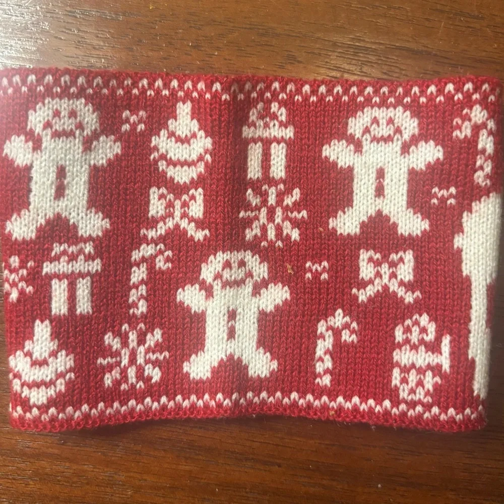 Starbucks Festive Red and White Knit Sleeve